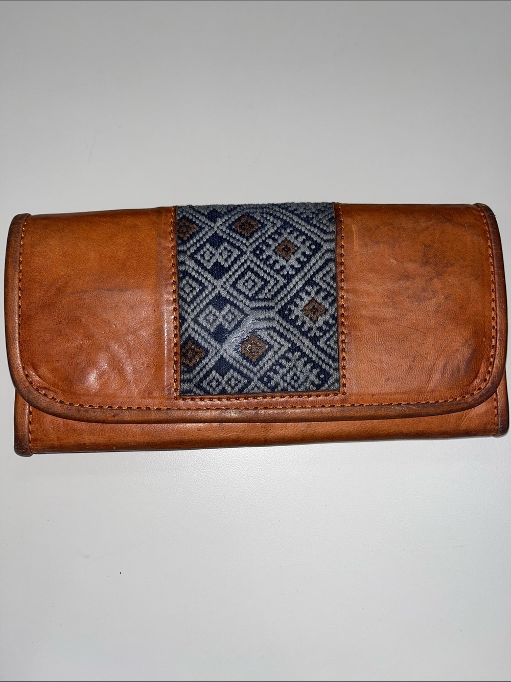 Source Unknown Brown Leather Wallet with Navy Patterned Center
